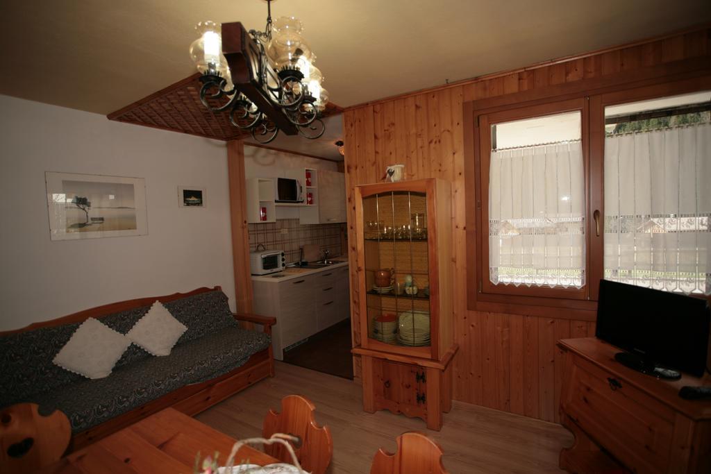 Appartamento Doleda Canazei Rom bilde